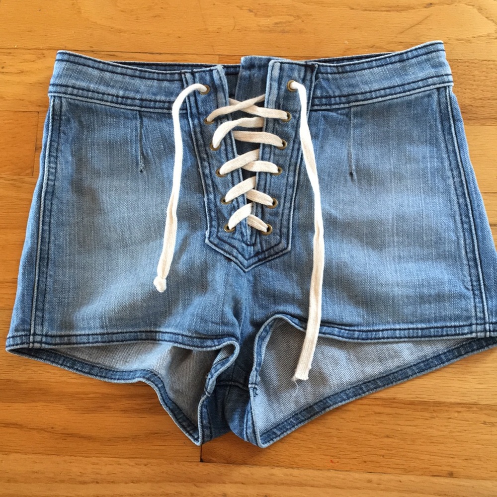 Carmar Lace Up shorts